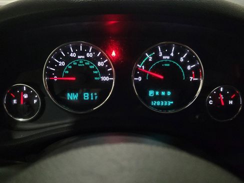Used 2016 Jeep Wrangler Sport w/ Connectivity Group AWD/4WD image 23