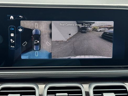 Used 2025 Mercedes-Benz GLS 450 4MATIC image 23