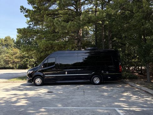 Used 2020 Mercedes-Benz Sprinter 3500 image 11