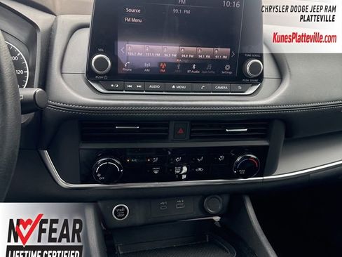 Used 2023 Nissan Rogue S AWD/4WD image 19