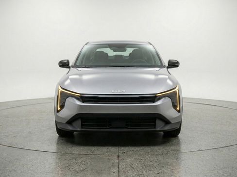 Used 2025 Kia K4 LXS image 2