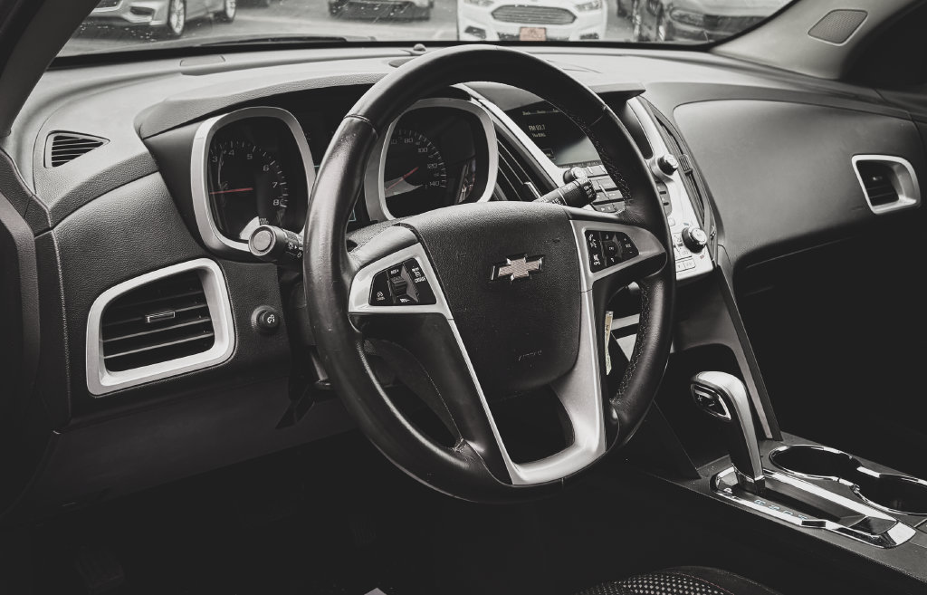 Used 2015 Chevrolet Equinox LT w/ Driver Convenience Package AWD/4WD image 2