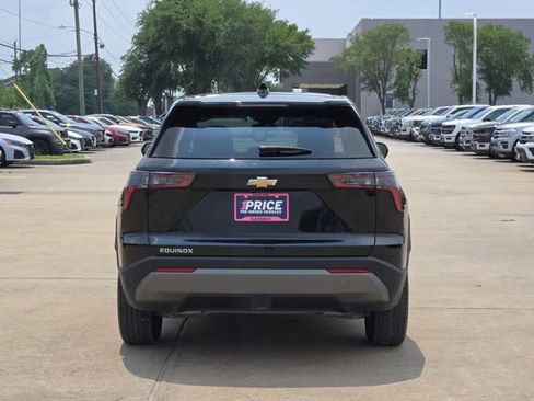 Used 2026 Chevrolet Equinox LT w/ Convenience Package II FWD image 6