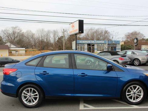 Used 2018 Ford Focus SE image 4