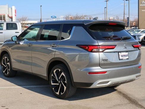 Used 2022 Mitsubishi Outlander SE image 5