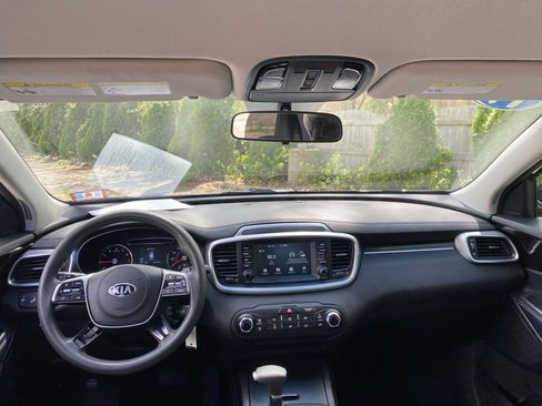 Used 2019 Kia Sorento L FWD image 18