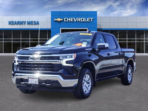 Used 2024 Chevrolet Silverado 1500 LT image 3