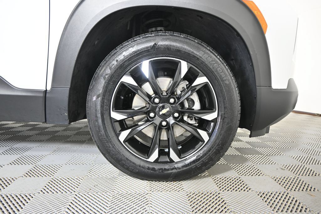 Used 2023 Chevrolet TrailBlazer LT AWD/4WD image 11