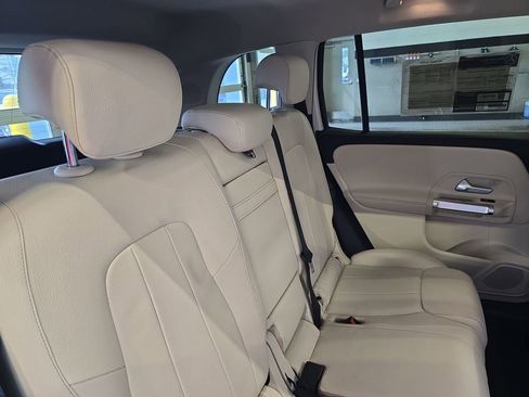 Used 2021 Mercedes-Benz GLB 250 image 14