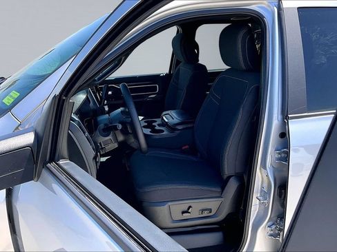 Certified 2026 RAM 2500 Big Horn AWD/4WD image 3