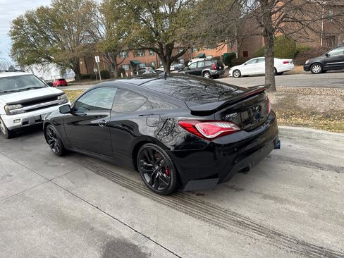 Used 2016 Hyundai Genesis Coupe 3.8 image 8
