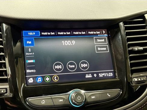 Used 2022 Chevrolet Trax LT w/ LT Convenience Package image 16
