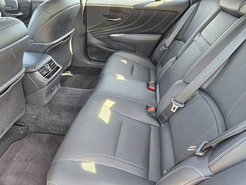 Used 2021 Lexus LS 500 w/ Accessory Package (Z2) image 40