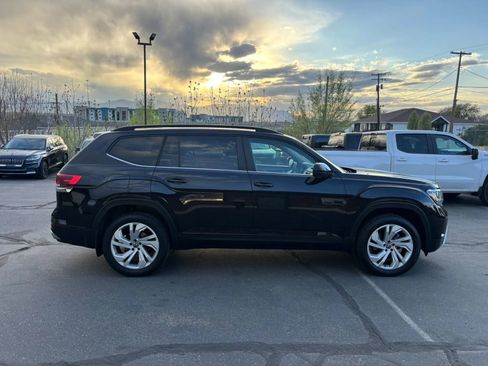 Used 2023 Volkswagen Atlas SE w/ Panoramic Sunroof Package image 4