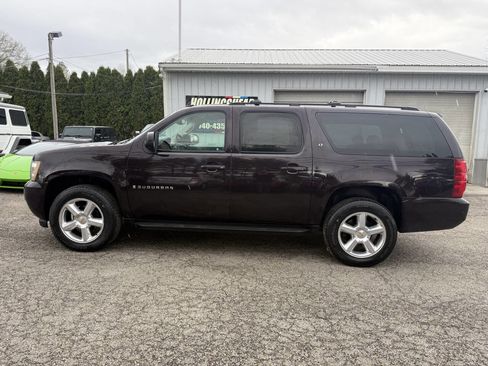 Used 2009 Chevrolet Suburban LT w/ Luxury Package image 8