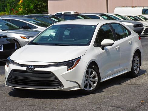 Used 2023 Toyota Corolla LE FWD image 6