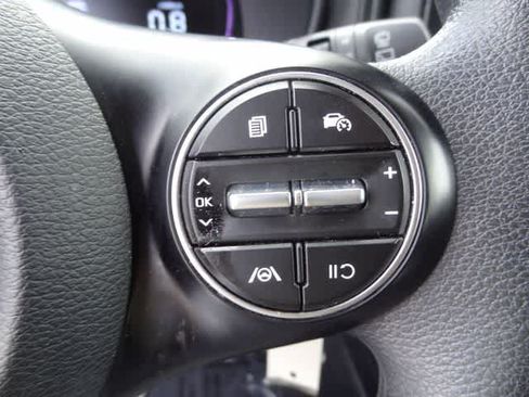 Used 2024 Kia Soul LX w/ Option Group 015 FWD image 17