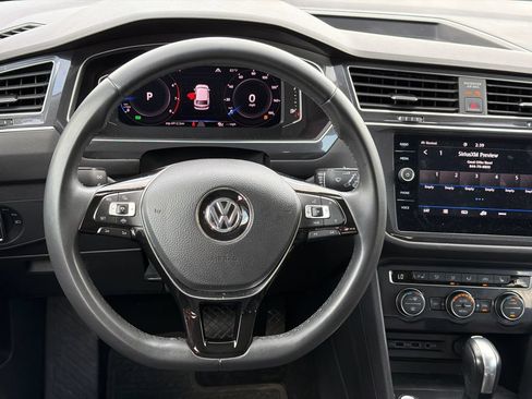 Used 2020 Volkswagen Tiguan SEL AWD/4WD image 23