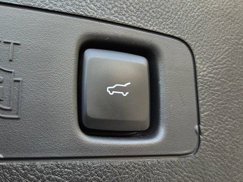 Used 2024 Lincoln Corsair Reserve w/ Equipment Group 201A AWD/4WD image 16