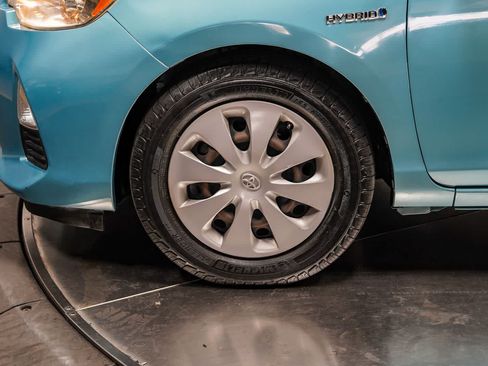 Used 2014 Toyota Prius C One FWD image 9