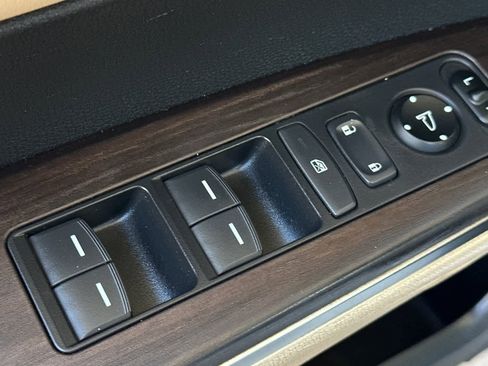 Used 2019 Honda Clarity Plug-In Hybrid image 14