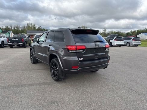 Used 2020 Jeep Grand Cherokee Altitude AWD/4WD image 3