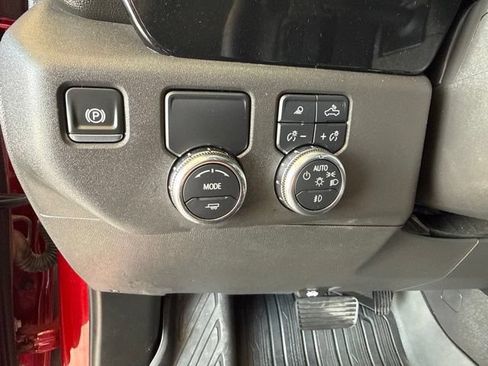 Used 2025 GMC Sierra 1500 SLT RWD image 17