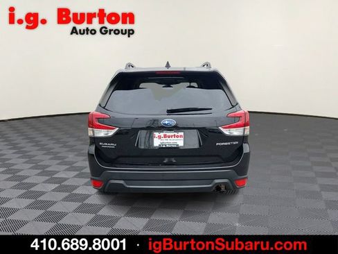 Used 2022 Subaru Forester Premium AWD/4WD image 5