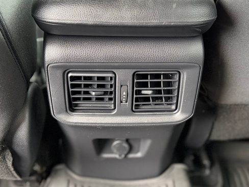 Used 2021 Toyota RAV4 LE image 8