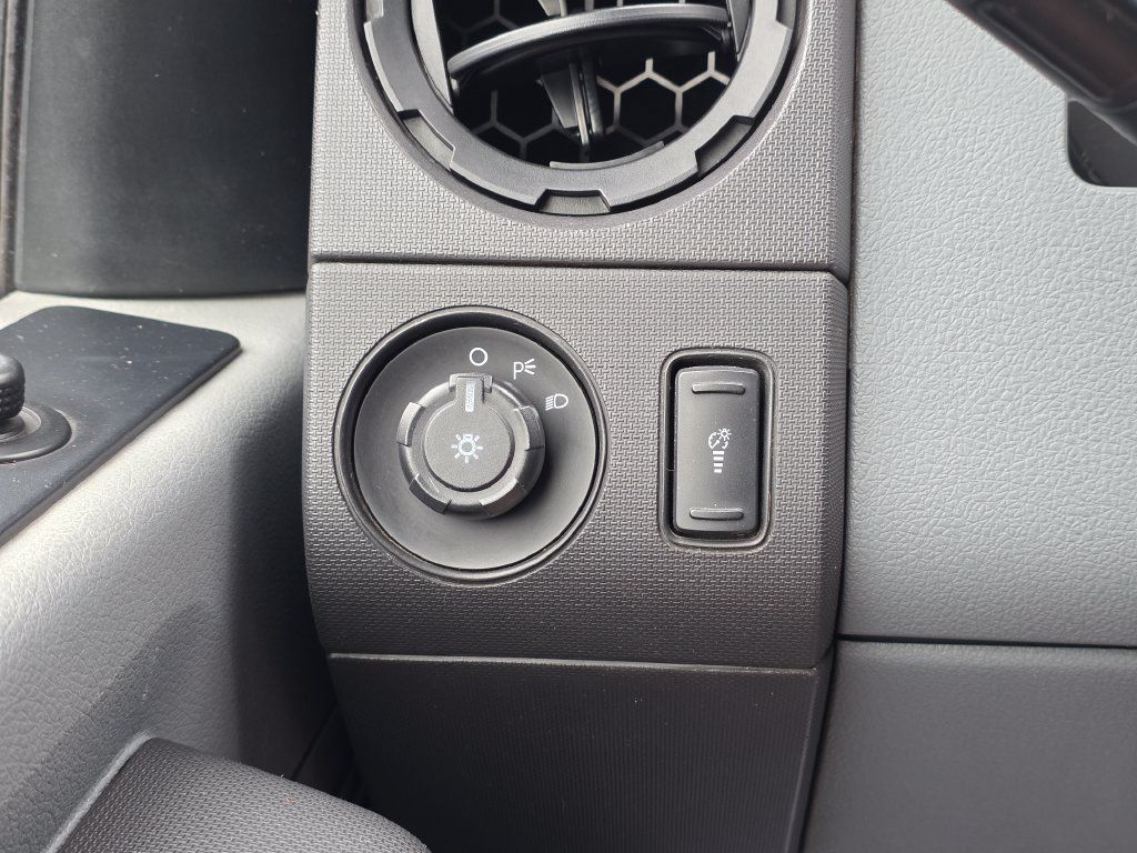 Used 2013 Ford F250 XL w/ PWR Equipment Group AWD/4WD image 32