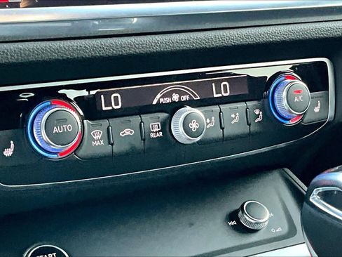 Used 2025 Audi Q3 2.0T Premium Plus w/ Premium Plus Package image 25