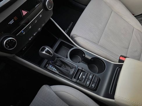 Used 2020 Hyundai Tucson SE image 20