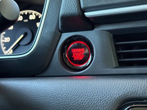 Used 2025 Honda Pilot Touring image 36