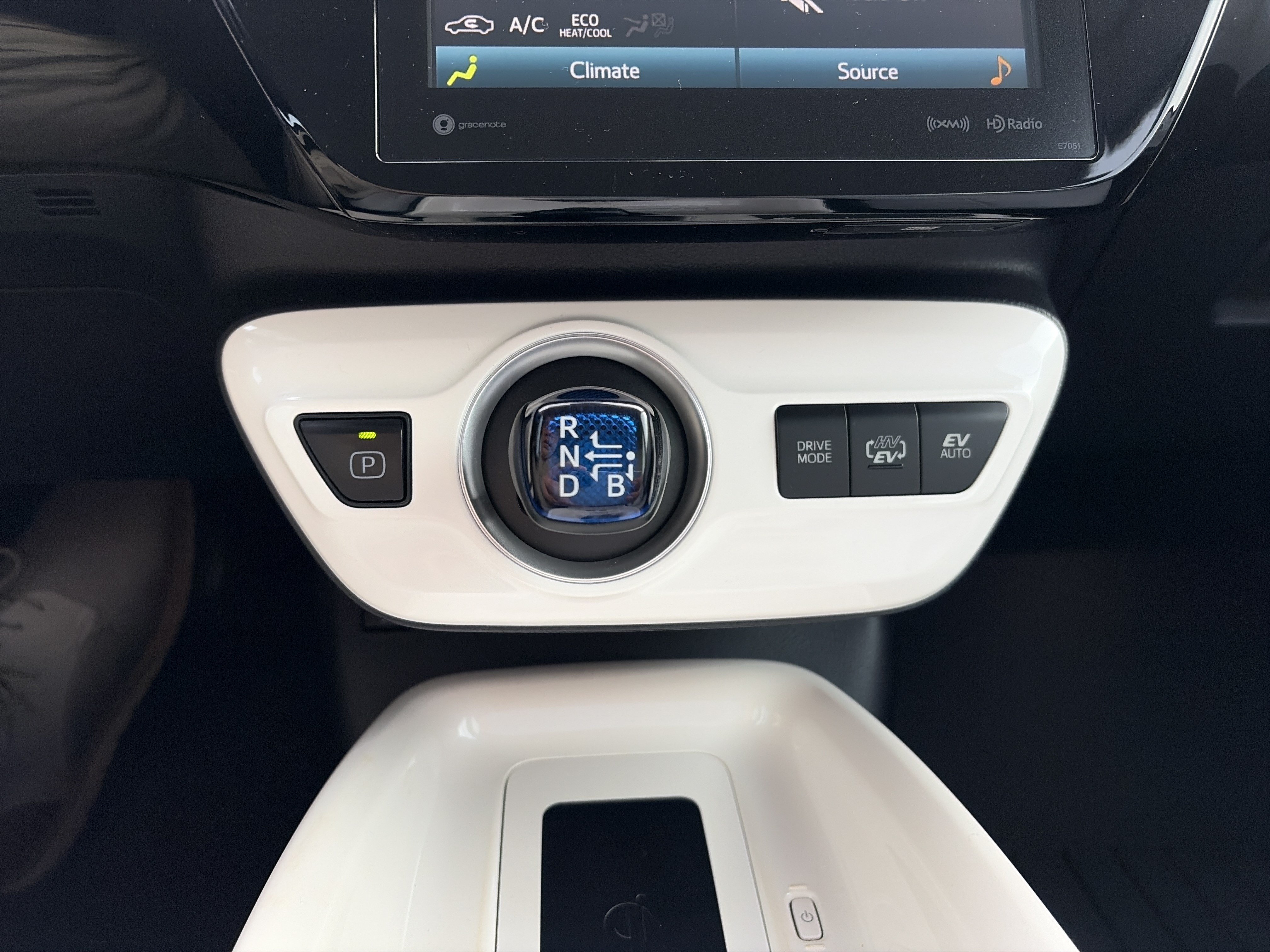 Used 2019 Toyota Prius Prime Premium FWD image 31