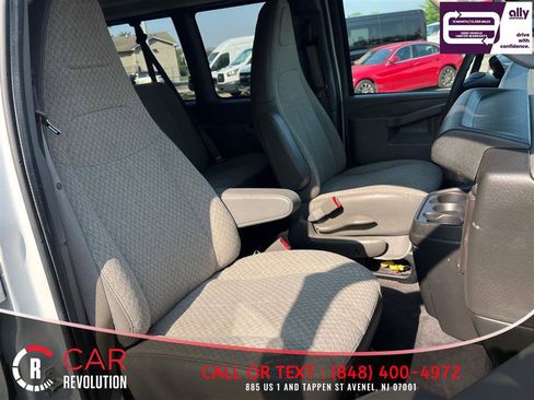 Used 2020 Chevrolet Express 3500 LT w/ LT Preferred Equipment Group RWD image 39