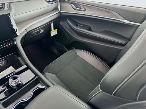 New 2026 Jeep Grand Cherokee L 4WD image 32