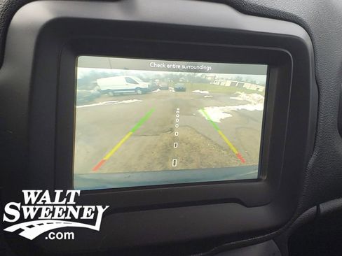 Used 2019 Jeep Renegade Latitude w/ Cold Weather Group image 23