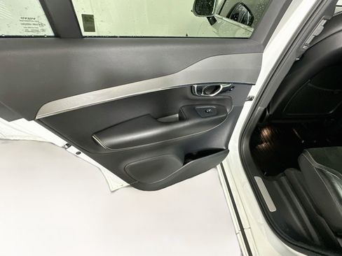 Used 2016 Volvo XC90 T5 R-Design FWD image 27