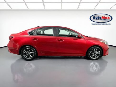 Used 2023 Kia Forte LXS FWD image 9