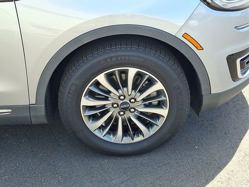 Used 2020 Lincoln Nautilus FWD w/ Equipment Group 101A image 30