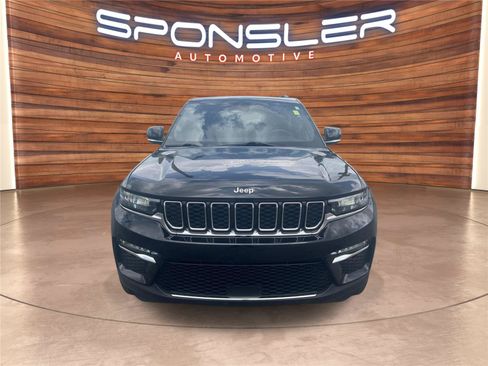 Used 2024 Jeep Grand Cherokee Limited AWD/4WD image 10
