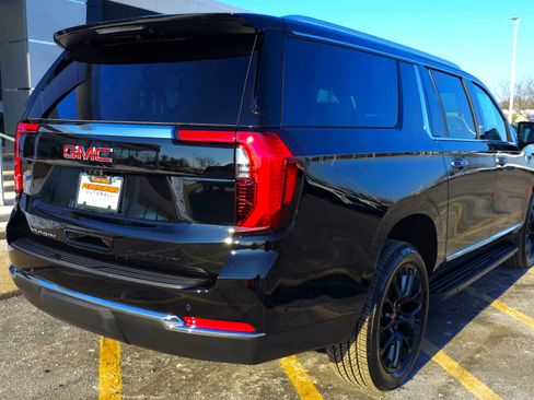 New 2026 GMC Yukon XL Elevation w/ Elevation Premium Package image 9