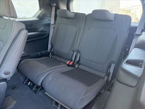 Certified 2024 Jeep Grand Cherokee L Laredo AWD/4WD image 24