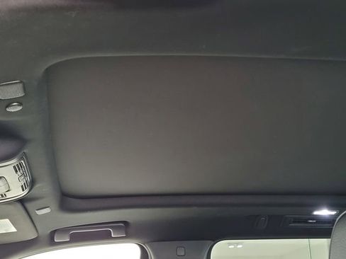 Used 2021 GMC Yukon XL Denali w/ Denali Premium Package image 14