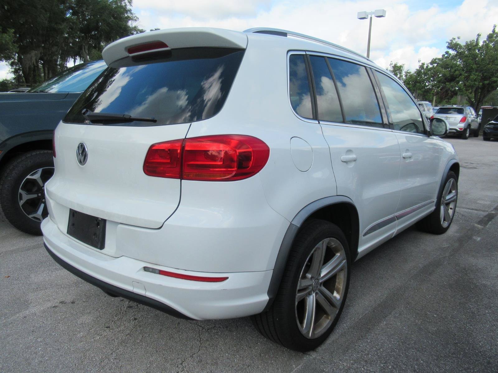 Used 2016 Volkswagen Tiguan R-Line FWD image 7