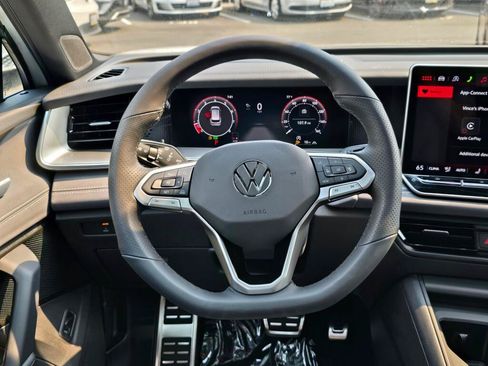 New 2026 Volkswagen Tiguan SE R-Line AWD/4WD image 19
