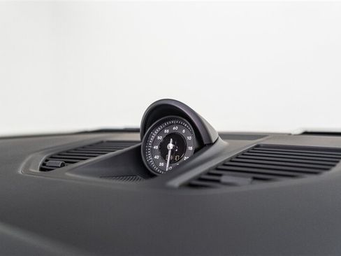Used 2024 Porsche 911 Carrera RWD image 63