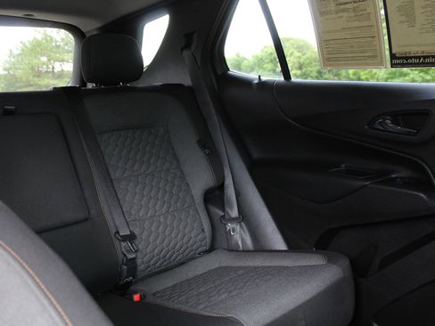 Used 2018 Chevrolet Equinox LT FWD image 14
