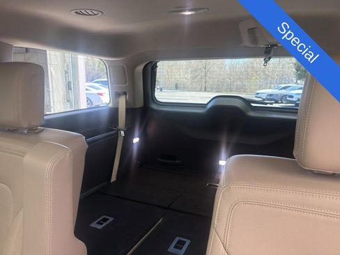 Used 2024 Ford Expedition Limited AWD/4WD image 15