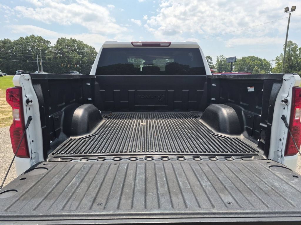 Used 2025 Chevrolet Silverado 1500 LT RWD image 31